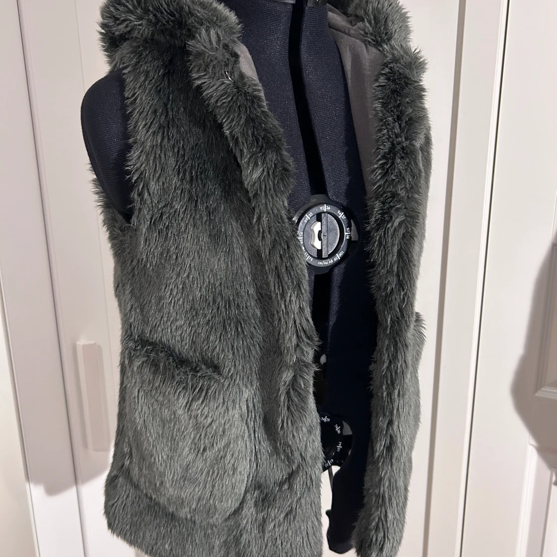 Päls väst med luva - 90