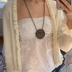 Trendigt halsband - Trendigt halsband! Säljer då det inte är min stil. Skriv gärna i DM vid frågor 💗