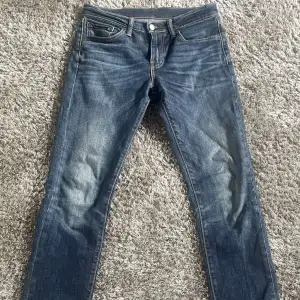 Ett par riktigt schyssta jeans i märket Levi, storlek 30/32, pris går självklart att diskuteras!