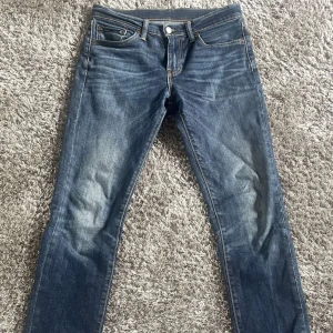 Levi’s 511 - Ett par riktigt schyssta jeans i märket Levi, storlek 30/32, pris går självklart att diskuteras!