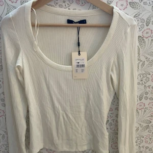  figursydd tröja - Storlek S, nyskick med lappen kvar💕