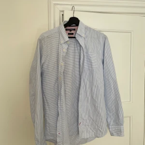 Hilfiger skjorta - Knappt använd