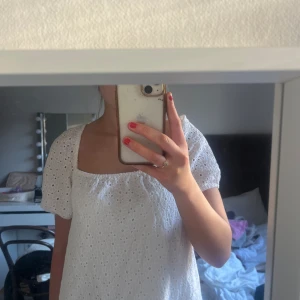 & other stories klänning  - Värdens finaste klänning Fårn & other stories  Använd ca 2 gånger  Nypris runt 700