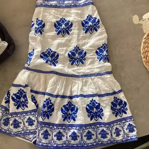 Så fin kjol från zara! 💙🤍