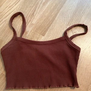 Top - Jätte söt stretchig topp, inga defekter, skriv om du har några funderingar <3 passar mig som har S