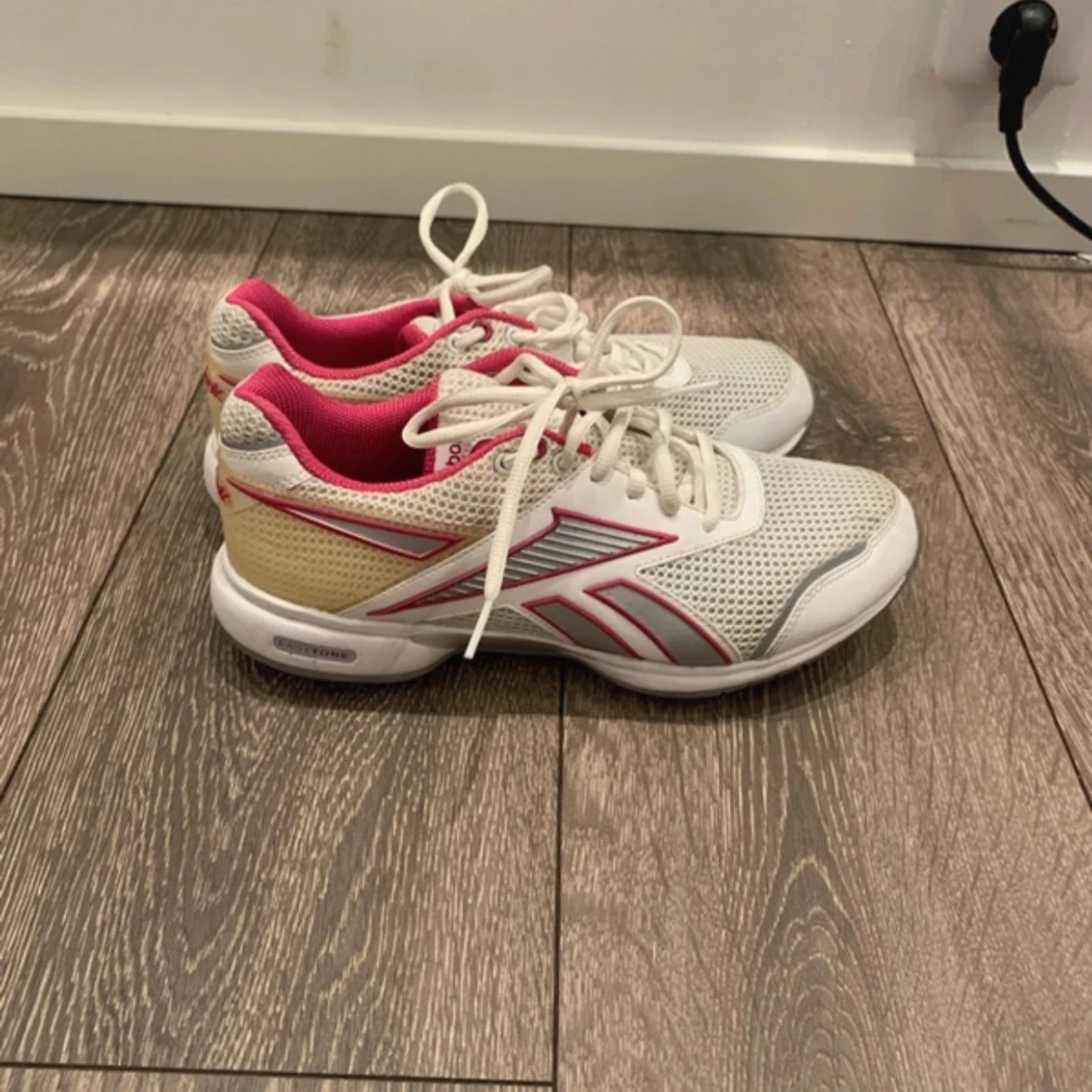 Vit Rebook skor - 91