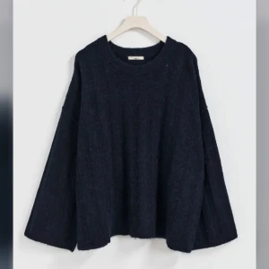 Jätte fin tröja  - Jag säljer min tröja för att den inte kommer till användning, jag har använt den fåtal gånger så de av priset ❣️