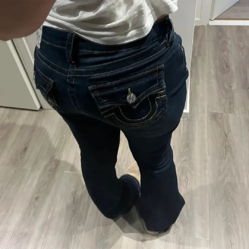 As snygga true religion bootcut jeans i helt ny skick. Storlek 29🫶🔥. Jeans & Byxor.