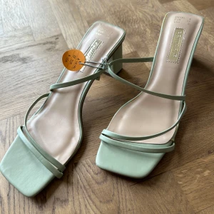 Fina klackar  - Superfina oanvända klackskor/ sandaler från primark! Perfekta till sommaren 