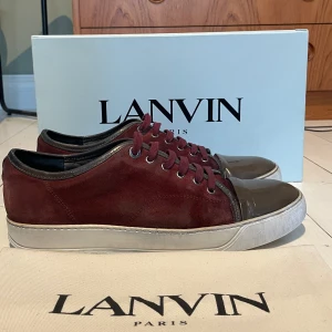 Lanvin skor - Hej! Säljer nu dessa super eftertraktade lanvin skor. Skorna är i superfint skick 7/10. Med skorna medföljer dustbag 