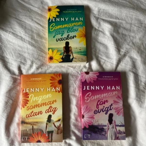 Jenny Han böcker - Jenny Hans populära bokserie med 3 böcker. Bok 1: Sommaren jag blev vacker, bok 2: Ingen sommar utan dig, och bok 3: Sommar för evigt. Alla tre är i väldigt bra skick🤩🤩