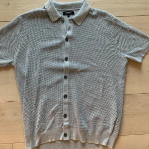 Stickad piké  - Vintage stickad piké i strl M, perfekt till sommaren 