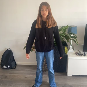 Nina Söderberg - Hon är från Laos och säger käften, fuck of och pungkula otroligt mycket, men annars är hon trevlig och mysig☺️😏