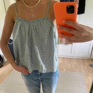 Söt topp - Super söt topp! Använd fåtal gånger💛