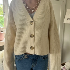 Superfin stickad kofta❣️ - Jättefin HELT oanvänd stickad kofta supergullig till sommarn❣️❣️❣️❣️