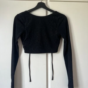 Fest topp - En svart fest topp 