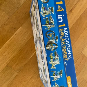 Solar robot kit - Build your own solar robot kit   Oöppnad  Från 8 år 