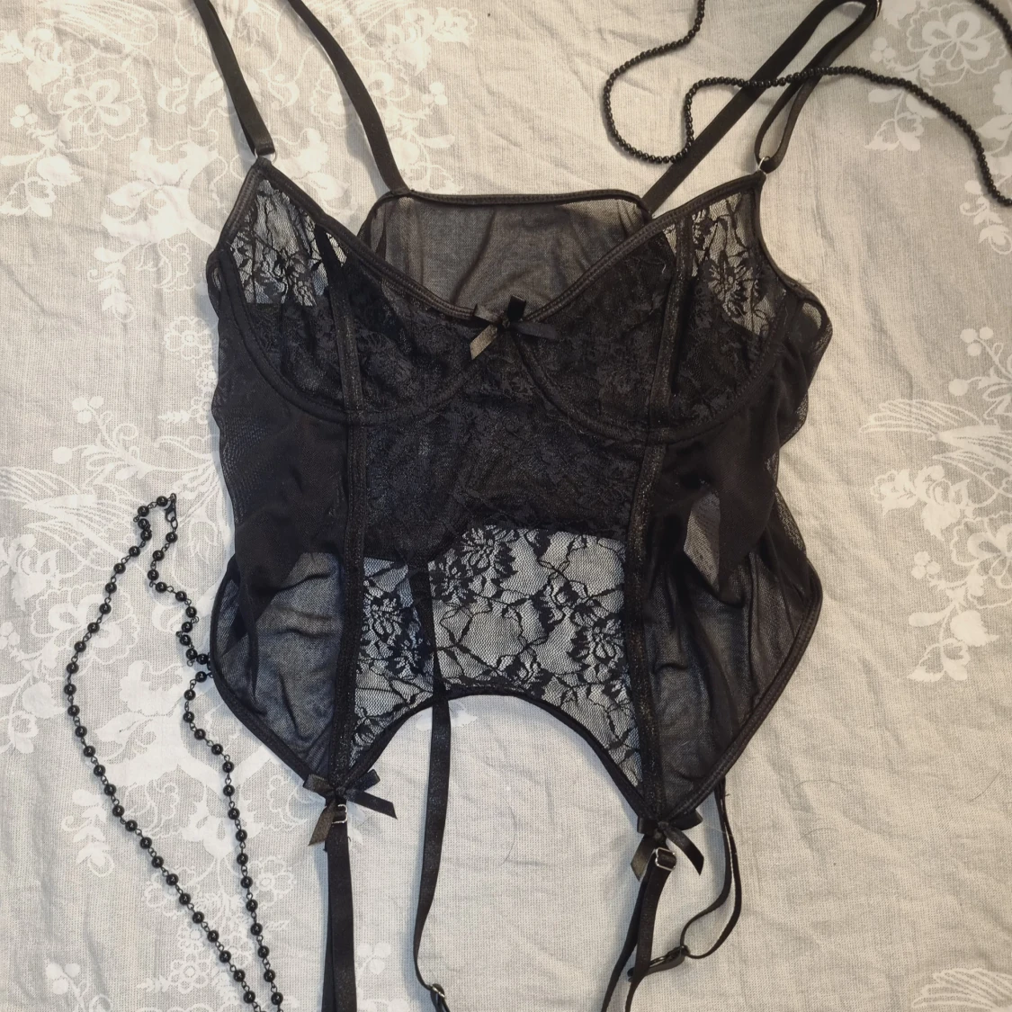 sheer lingerie top med strumpebandshållare