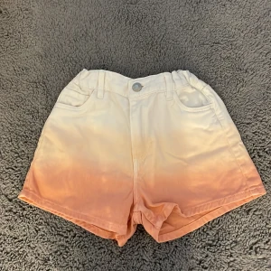 Ett par färgglada shorts - Bra skick, knappt använda