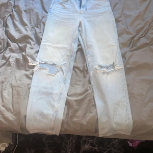 Håliga jeans  - Knappt använda