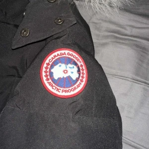 Canada goose jacka - Nästa ny använd 2 gånger