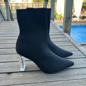 Klackskor  - Säljer mina oanvända klackskor 🩷🩷🩷