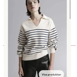 Tröja  - Säljer denna tröja från and Other stories, helst slutsåld och tröjan är helt oanvänd. 