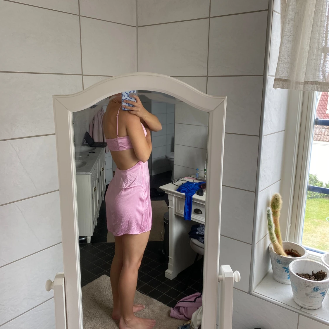 En festlig rosa klänning  - 91