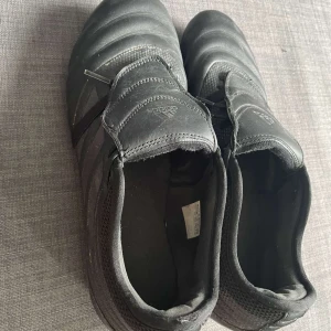 Adidas copa fotbollskor - Använda men ändå i gott skick, bra och bekväma fotbollsskor & passar även 44