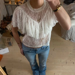 SUPER snygg topp - JÄTTE snygg, priset pga jag är osäker ifall jag vill sälja❣️❣️