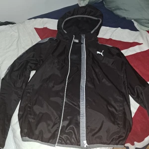 Puma jacka sommar  - Jättebra skick 