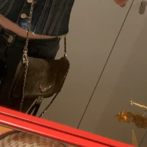 Zadig väska - Säljer min sååå fina Zadig väska i grön mocka. Den är i jättebra skick men kan skicka närmare bilder vid intresse. Säljer eftersom jag vill köpa en ny väska!!💕