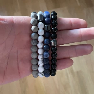 Pärlarmband - 4 Stycken pärlarmband från onewear för 55kr styck