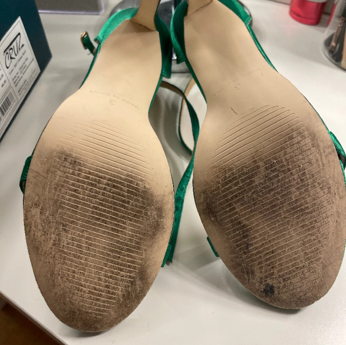 Mörkgröna klackar  - 91