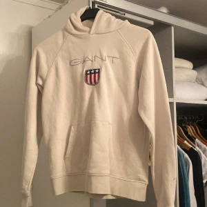 Gant tröja - Kom inte till användan, jätte fin inga skador