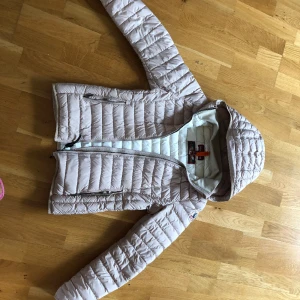 Parajumpers jacka stl.S - Mycket fint skick nästan ny