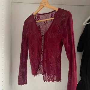 Cardigan - Söt cardigan köpt secondhand! Ungefär storlek S!