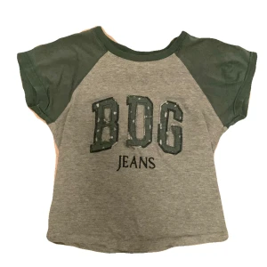 T-shirt - Baby tee från Urban Outfitters!✌️