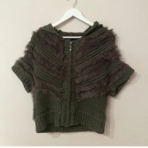 Päls zip - Säljer nu denna snygga päls zip som jag köpte här på plick❤️storlek S/M