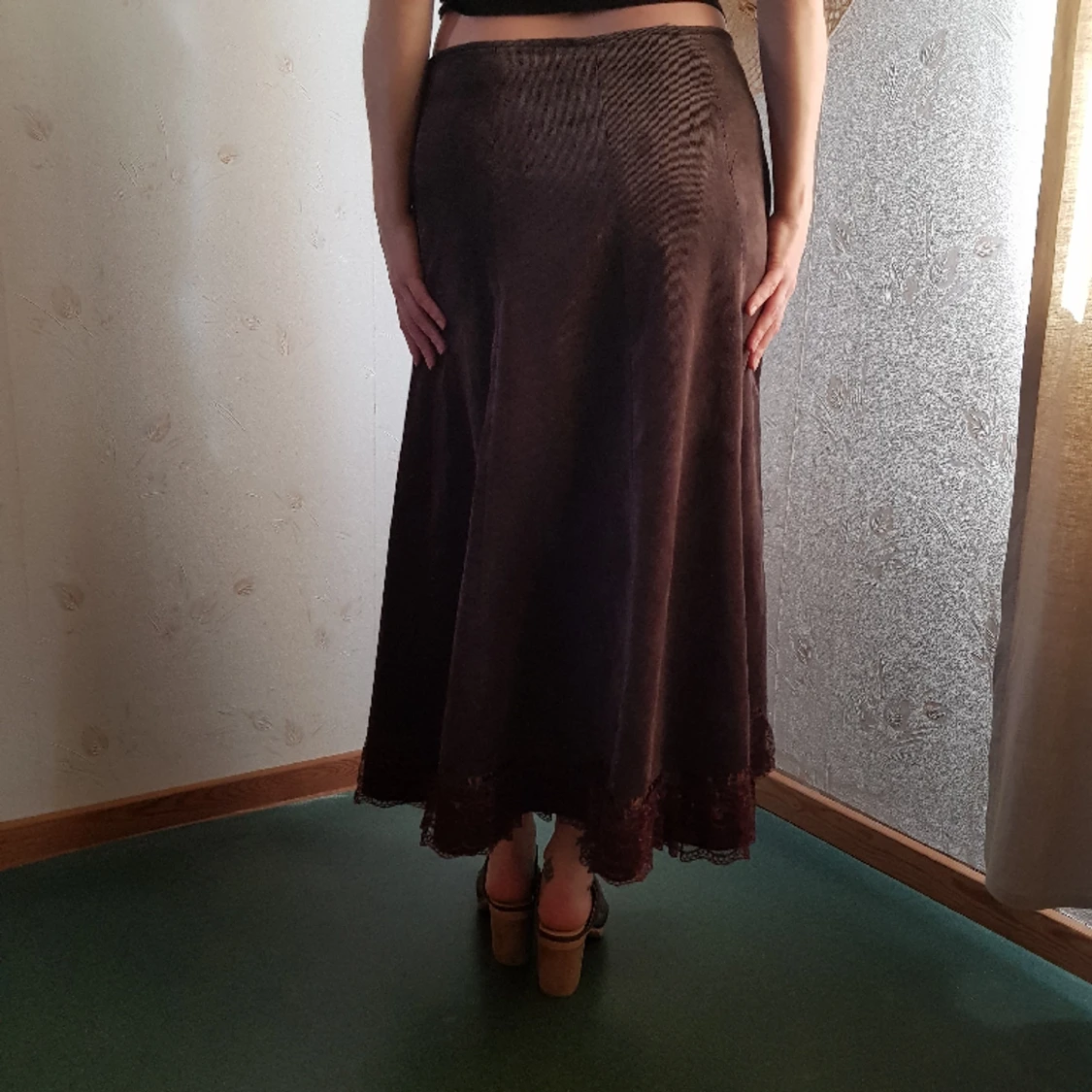 Brun manchesterkjol med spets - 91