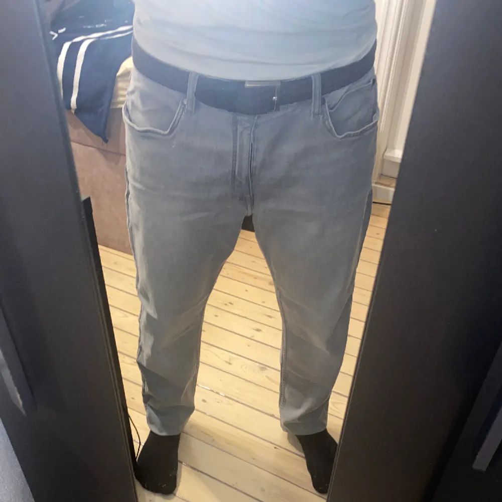 Gråa Marc O’Polo  W 36 L 32 Tapered fit. Jeans & Byxor.