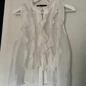 Zara blus  - Jättefin zara blus i storlek xs. Mycket bra skick 