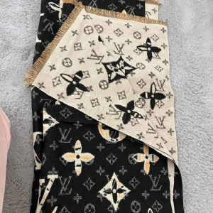 Halsduk  - Halsduk  Skriv för frågor 