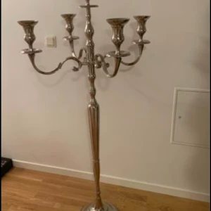 Ljustake  - Ljustake knappt använd som ny Höjd 158 cm nypris 1600kr säljes för 900kr