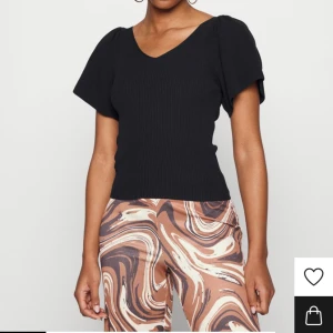 Only tröja - Tröja från Only storlek s Den är i bra skick