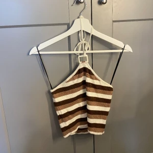 stickad randig topp - Köpt för 249kr på H&M