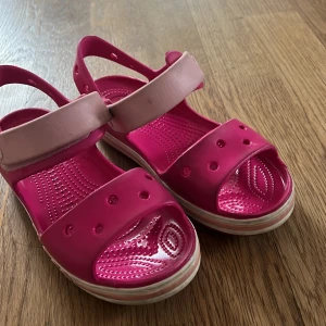 Sandaler barn - Crocs sandaler i ok skick 
