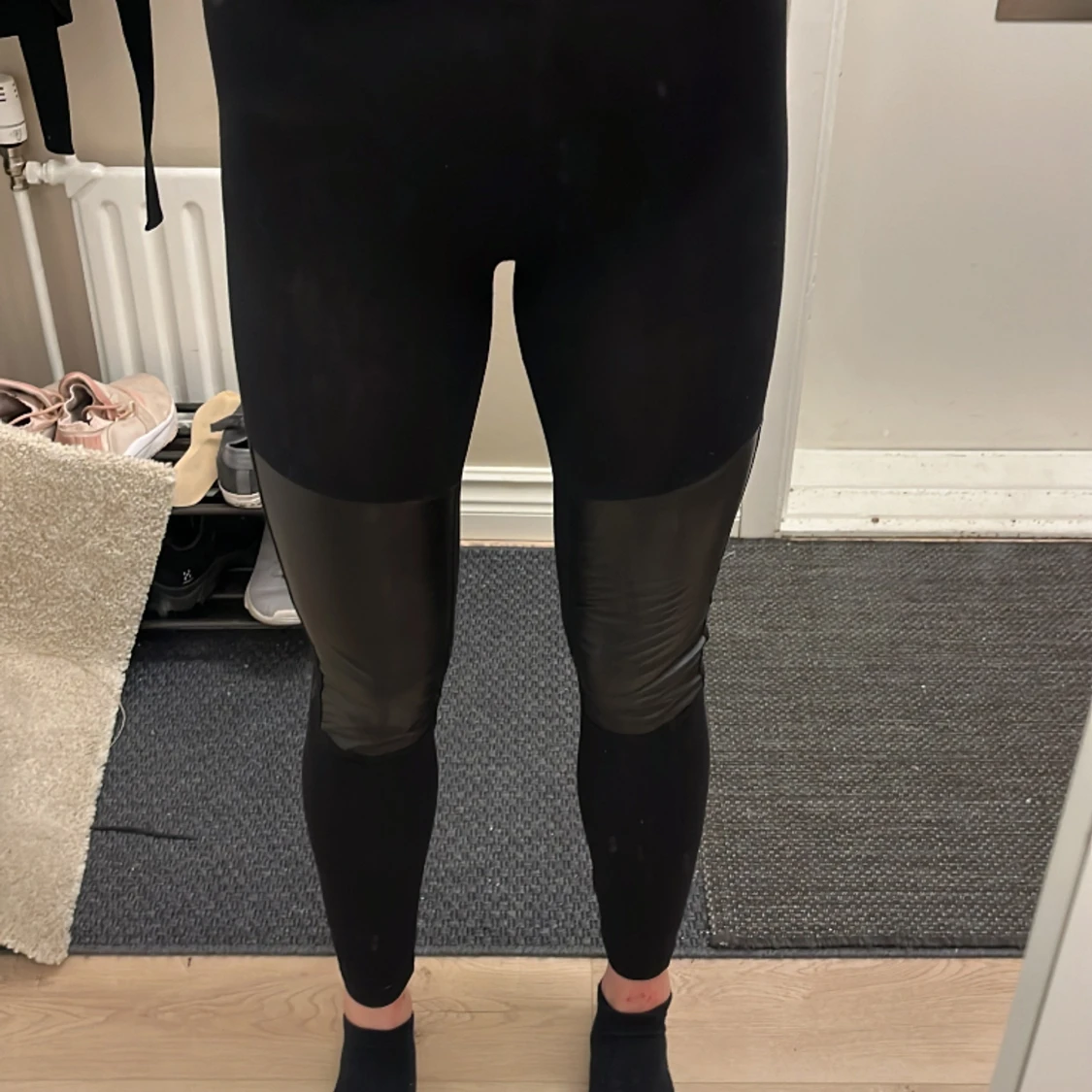 Tights med läderdetaljer  - 1
