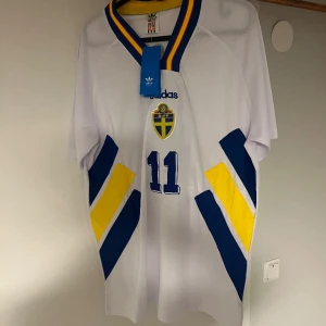 Brolin vm 94 - Tomas Brolin vm94 tröja storlek M oanvänd 