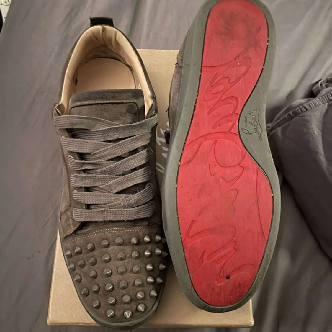 Louboutin skor grå - 90